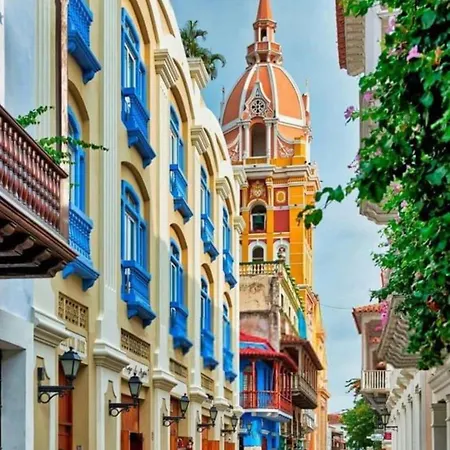 Open-space In The Historic Center Of De Indias * Cartagena